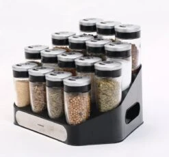 Merkloos Decopatent® Kruidenrek Incl. 16 Glazen Kruiden Potjes - Rvs Strooideksel - Staand Kruiden & Specerijen Rek - Kruidenpotjes Glas -Huishoudelijke Artikelen Winkel 1200x1116 2