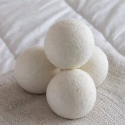 Apeiron Drogerballen - Droogballen - 6 XL Wasbollen - Droger - Duurzaam - Wasmachine - Wasverzachter - Energie Besparen - Zero Waste - Schapenvacht - Wol -Huishoudelijke Artikelen Winkel 1200x1200 1572