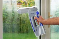 Swiss Pro+ Ruitenreiniger 3 In 1 WV 2 Blue Edition Window Vac - Ca. 120 M² - Waterzuiger - Incl. Smalle Zuigmond - Oplaadbaar - Raamwisser - Streeploos - Clicksystem - 2 Microvezeldoekjes - Met Sprayfunctie - Low Noise - Hepafilter -Huishoudelijke Artikelen Winkel 1200x799 1