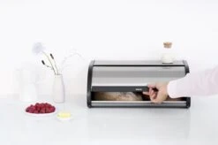 Brabantia Broodtrommel - Met Schuifdeksel - Matt Steel Fingerprint Proof -Huishoudelijke Artikelen Winkel 1200x799 23