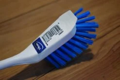 Vikan Design Afwasborstel 42893 Met Schraprand - 28 Cm - Wit Blauw - Geschikt Voor De Kleine Vaat - Onverslijtbaar - Bestand Tegen Kokend Heet Water 7 Vikan Design Afwasborstel 42893 Met Schraprand - 28 Cm - Wit Blauw - Geschikt Voor De Kleine Vaat - Onverslijtbaar - Bestand Tegen Kokend Heet Water -Huishoudelijke Artikelen Winkel 1200x800 34