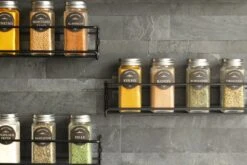 Merkloos Friendly Kitchen - Zwart Ophangbaar Kruidenrek - Modern Strak Kruidenrekje - Staal -Huishoudelijke Artikelen Winkel 1200x800 57